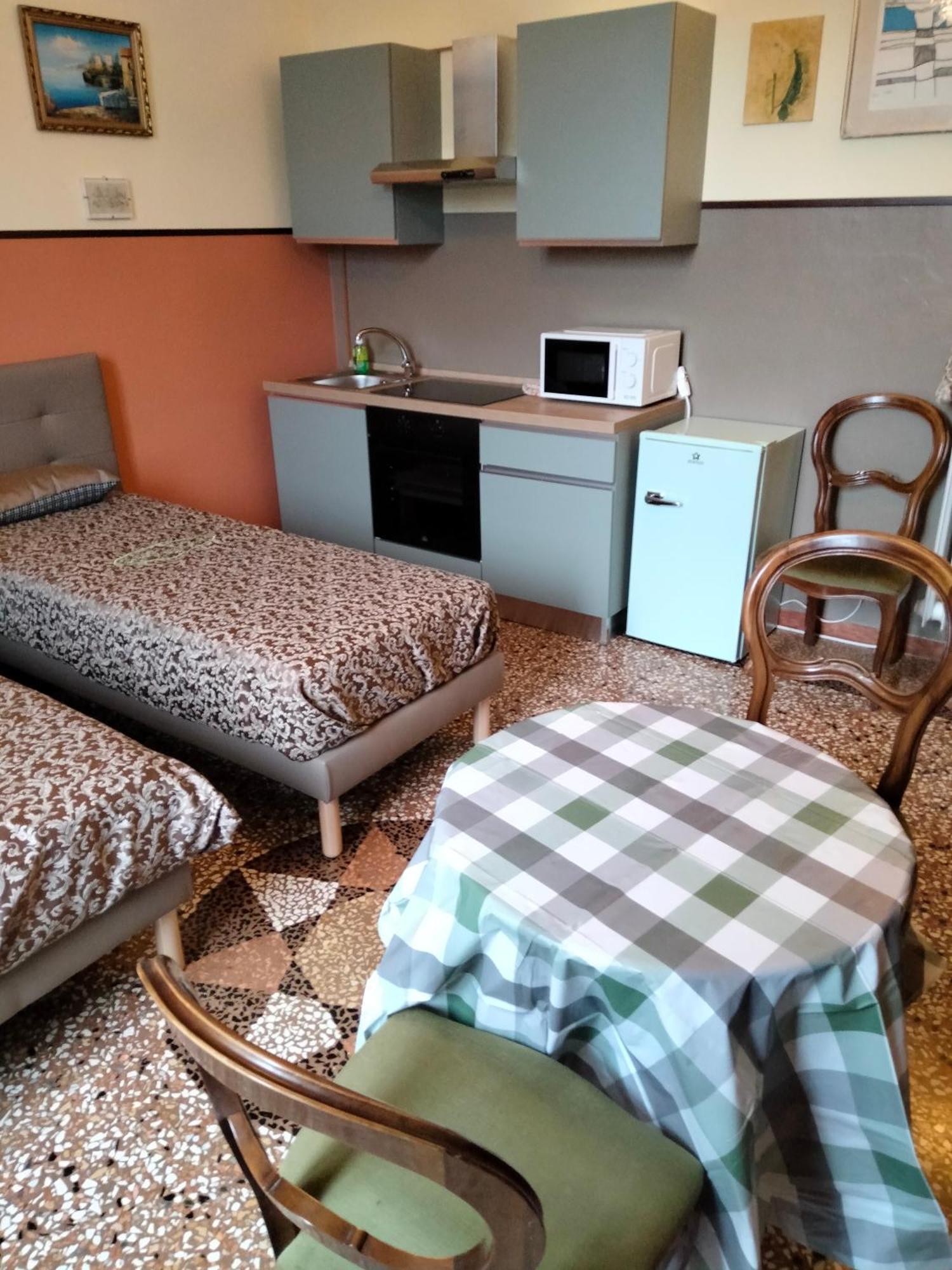 Sant'Orsola Palace - Rooms And Suites โบโลญญา ภายนอก รูปภาพ
